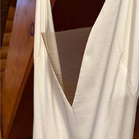 Elegant Cream Lace Wedding Dress - Picture 10 of 16